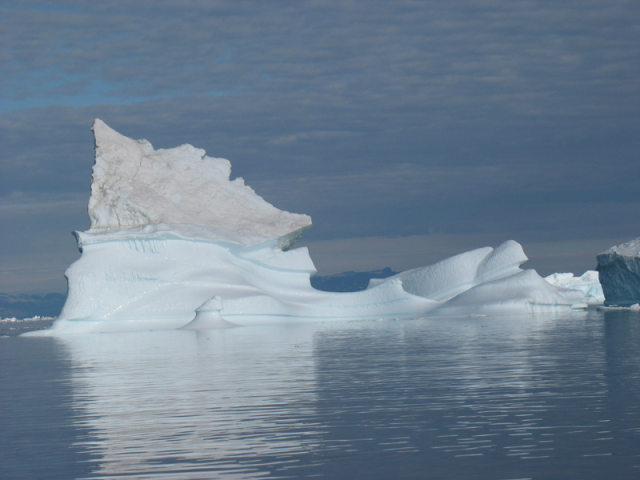 [iceberg-in-greenland_1423286796_o.jpg]